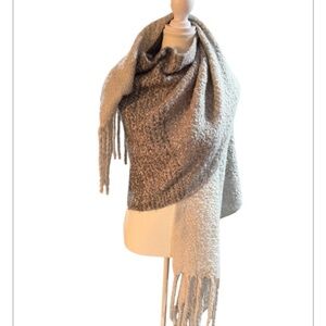 Mer Sea Cozy Gray Two-Tone Knit Scarf/Wrap